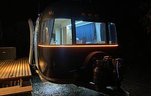 Airstream in 2 colors! Stand out!