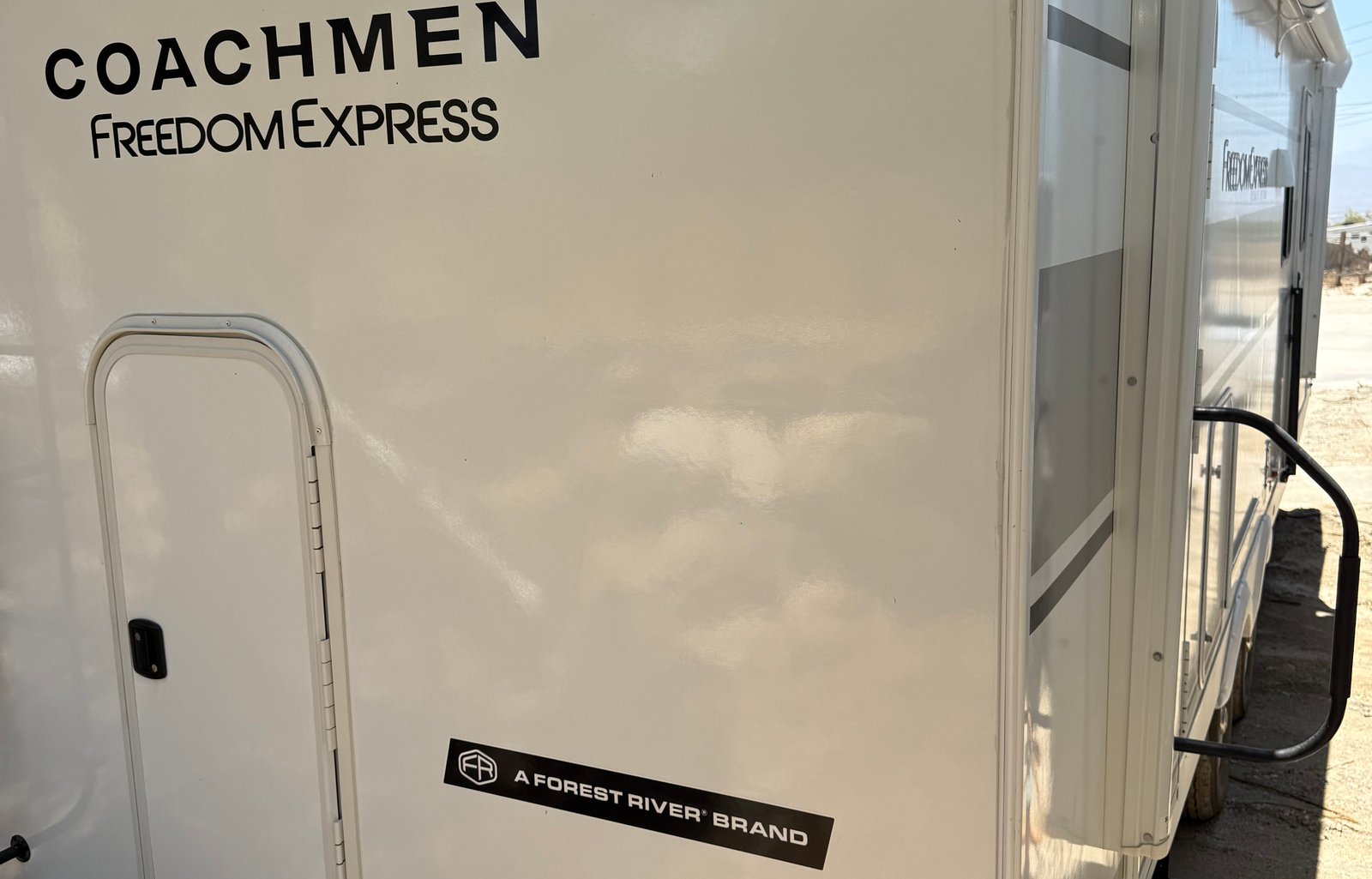 2025 Coachmen Rv Freedom Express Ultra Lite 288BHDS