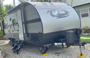 Amazing Family RV Like new  -Sleeps 8!