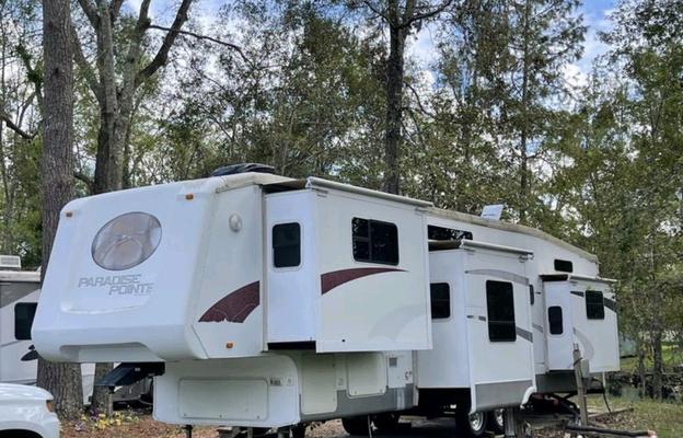 2007 Fairmont Country Manor 100178