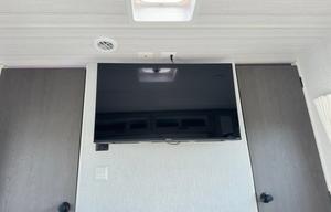 **2024 RV Rental – Your Home on Wheels!**