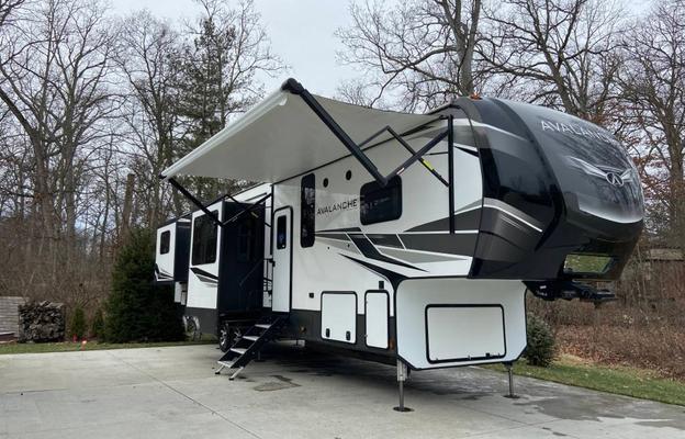 2021 Keystone RV Avalanche 375RD