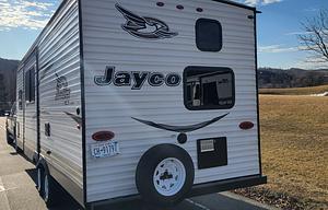 MOJO's 2017 Jayco Jayflight SLX 242