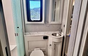 Luxury Personified: The Holiday Rambler