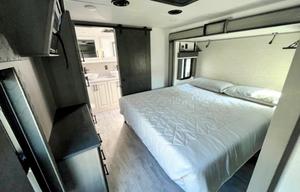 Montana Legacy | Large Luxurious RV with 5 slides