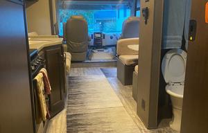 30 Ft Class A Motor Coach - Pets Allowed