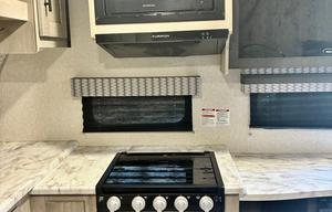 2024 KZ Connect SE C221FKKSE