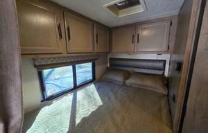 The Easy Escape | Sleeps 5 | BNA Pickup Available