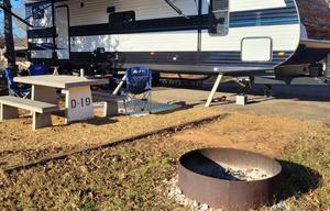 2022 Prowler 315BH RV rental photo 6