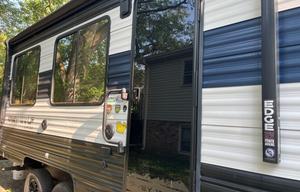Toy hauler and pet friendly rv!