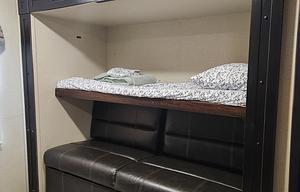 Escape –Spacious and Pet-Friendly Adventure Awaits