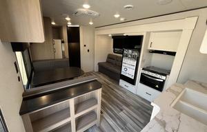 Private RV | Sleeps 8 | Clean & Fully Equipped