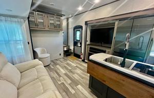 2023 Chaparral 375BAF RV rental photo 19