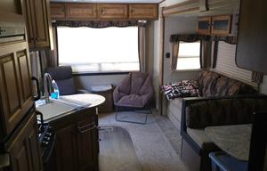Zach & Alyshias Keystone sprinter fifth wheel