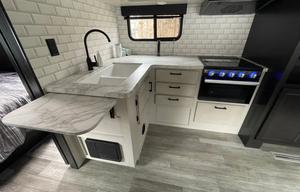 2022 Jayco Jay Feather 24BH