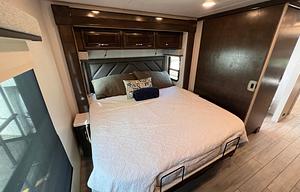 2023 Entegra Coach Accolade XL 37L