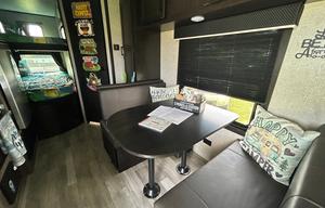R&R camperrental family & pet adventure