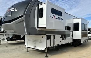 Luxury 2025 Alliance Valor 44V14 w/ 14' Garage