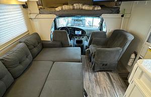 Newly Renovated RV - Minnie - Adventure Machine