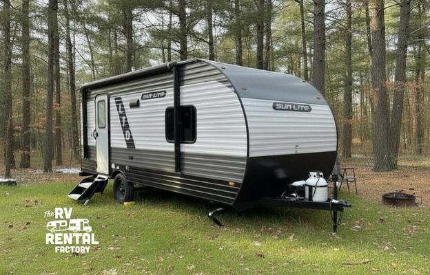 TT4 - 5 Person w/ Bunk- The RV Rental Factory