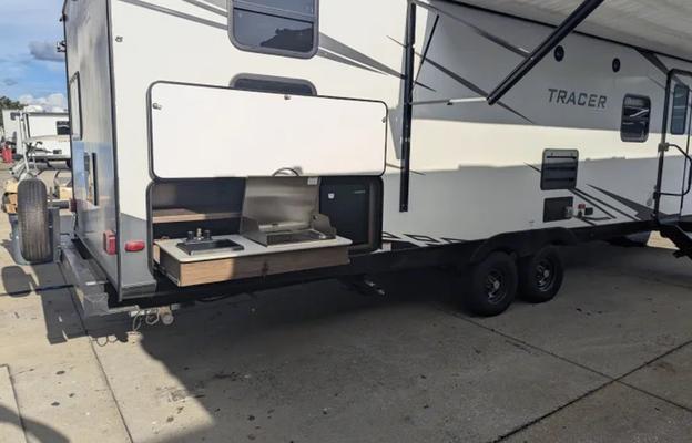 Tracer BUNK HOUSE pet /festival friendly sleeps 9