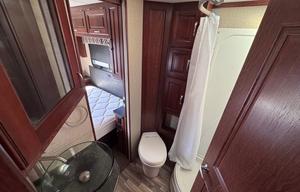 2016 Dynamax Isata 5 35DB RV rental photo 8