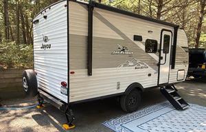 Cozy 2026 Jayco Jayflight SLX, amazing camper!