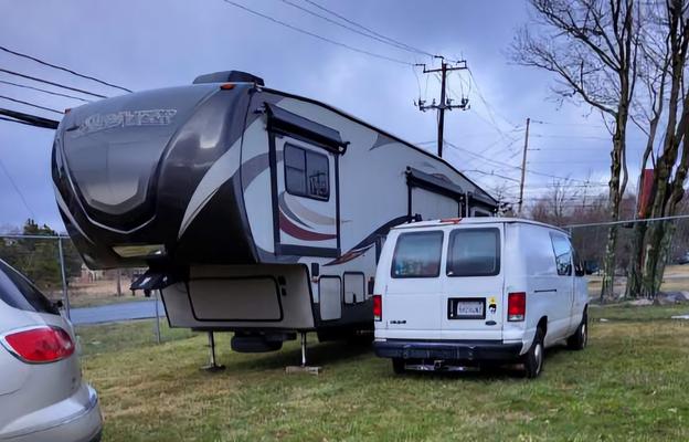 2016 Keystone RV Sprinter 353FWDEN RV rental photo 1