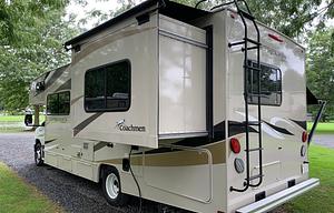 2019 Coachmen RV Leprechaun 260RS Ford 350