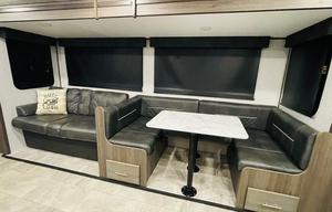 Kids Love The Hitch Hiker 2021 UltraLite-Sleeps 11