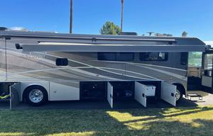 Luxury 2017 Winnebago- 2 FULL Baths/Bunks-Families