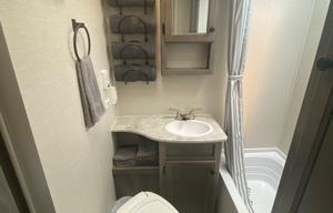 Sleeps 6 Outdoor kitchen Smart TV and SUV towable!