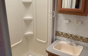 COMFORT HAVEN Class C 26’ - Sleeps 6