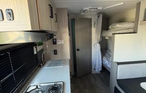 2025 Mallard 17BHL – Cozy & Family Friendly