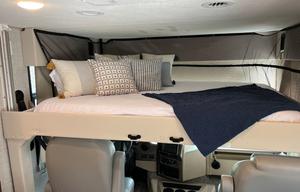 Thor Motor Coach Hurricane 34J