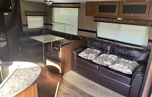 2015 Dutchmen RV Aspen Trail 2810BHS RV rental photo 2
