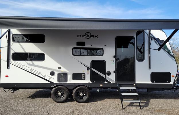 TN Traveler • Easy to Tow • Mini Toy Hauler