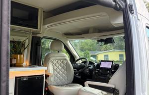 Luxury Thor Motorhome | Your Home Away From Home
