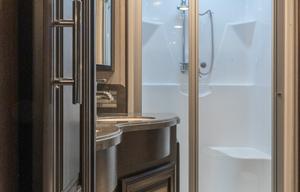 Luxury Home - King Bed, Washer/Dryer (PW17)