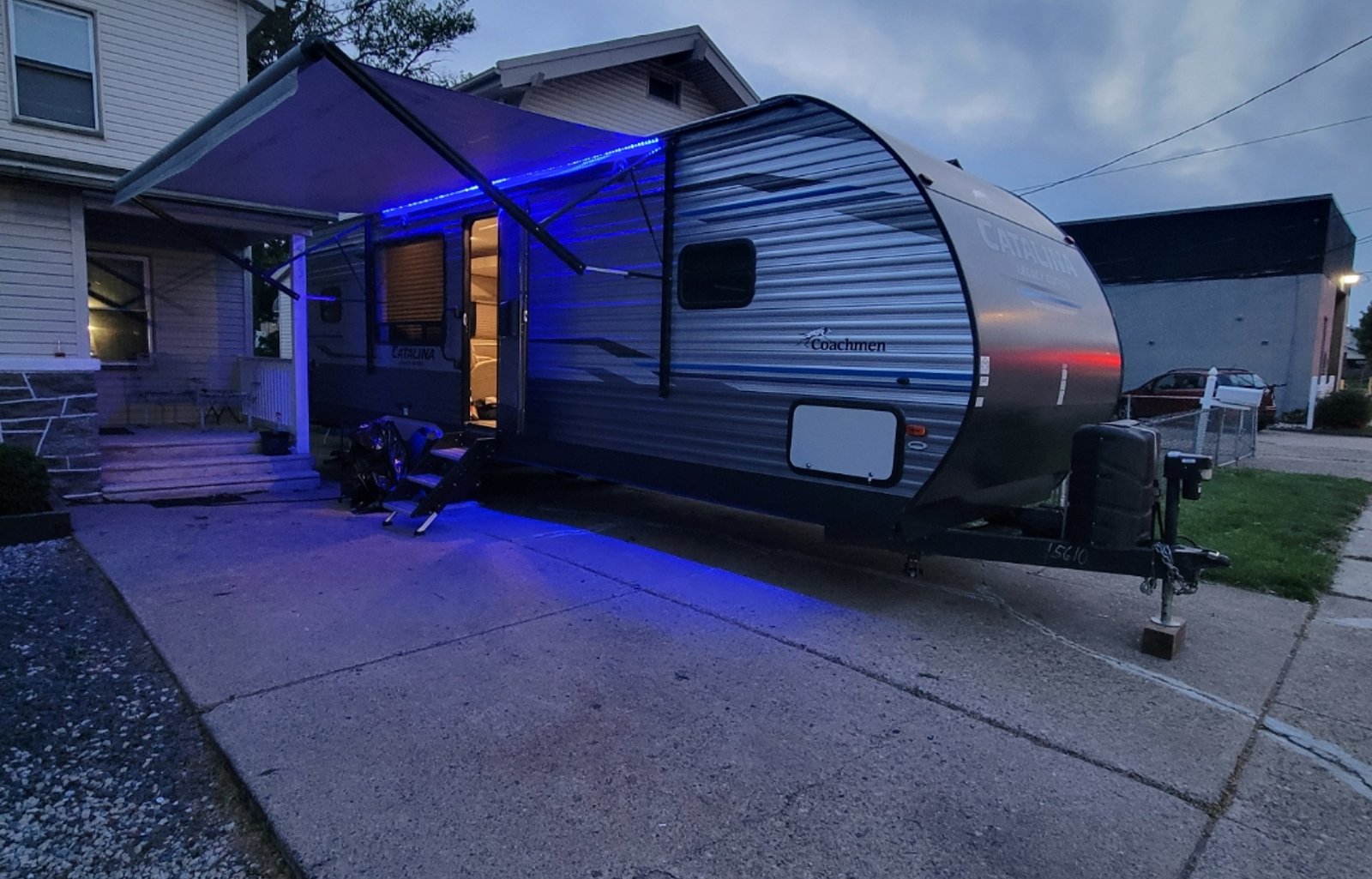 Modern Coachmen Catalina | Sleeps 6