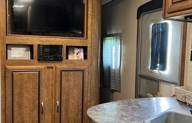 2017 CrossRoads RV Zinger ZR27BK RV rental photo 1