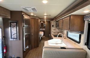 2022 Thor Motor Coach Omni BH35