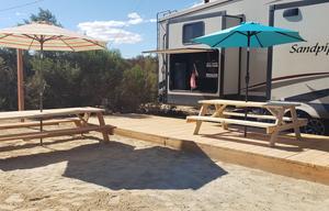 2017 2 Bed/2 Full Ba 43' 5th Wheel + Pool and Hot Tub Option + 2 Bed / 2 Ba House Option
