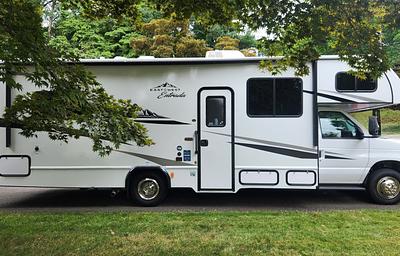 2025 Breezy Cruiser. XL Panoramic Windows Sleeps 8