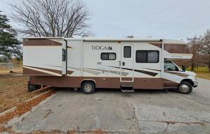 2008 Fleetwood RV Tioga 31M - Self Leveling