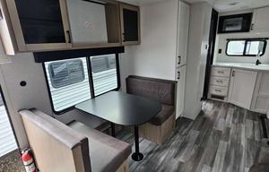 Private RV | Sleeps 8 | Clean & Fully Equipped