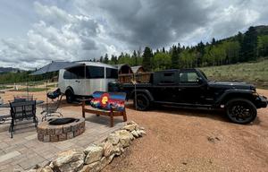 Glamping in an easy-to-use and tow Airstream!