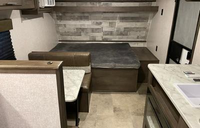 2021 Coleman 17b