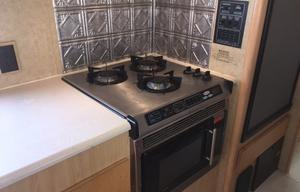 2008 Winnebago Outlook 31C