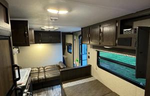 Cozy, lightweight 9 person travel trailer